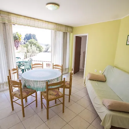 Duga Uvala Apartment *